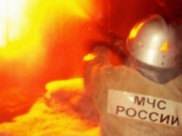 Пожарные почти час тушили огонь.