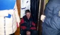 Должник прятался в шкафу.