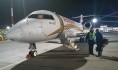 Пассажиров уже привезли к самолету, но не пустили внутрь.