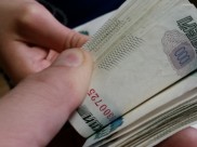 Дать взятку водителю попытался пьяный гаишник.