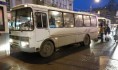 Водители маршруток на Кольцовской перекрывают переход для пешеходов.