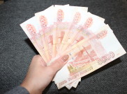 Сотрудникам не выплатили вовремя зарплаты.