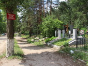Работники кладбищ призывают не мусорить около погостов.