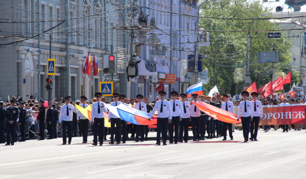 «Бессмертный полк» на улицах Воронежа.