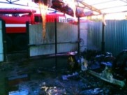 Дорогой автомобиль полностью сгорел.