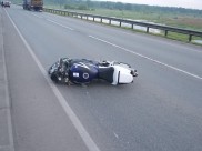 Водитель этого мотоцикла погиб.
