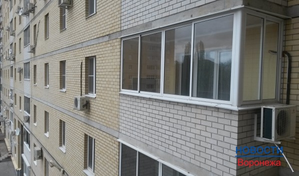 Воронежец выбросился с балкона шестого этажа.