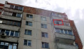 Женщина хотела выпрыгнуть с балкона.