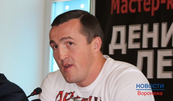 Боксер Денис Лебедев.