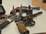 Полиция изъяла незаконное оружие.
