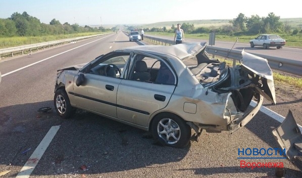 Водитель иномарки пострадал, пассажирка погибла.