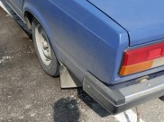 Они завели авто, соединив провода зажигания.