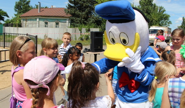 Фонд «Дети России» установил уличную игровую площадку в Елань-Колено.