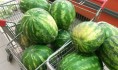 Спелость арбузов можно определить по внешнему виду.