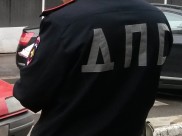 Парень оскорбил и избил полицейских.
