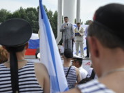 Воронежцев с Днем Военно-морского флота поздравил бывший мэр Борис Скрынников.