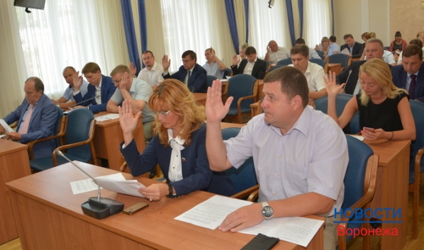 Депутаты единогласно проголосовали за кандидатуры почетных граждан.