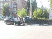 На улице Кольцовской столкнулись ВАЗ и иномарка.