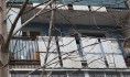 В одном многоэтажке в квартиру прописали почти три десятка человек.