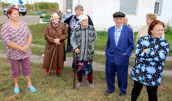Жители села Ударник.