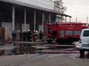 Пожар на складе потушили.