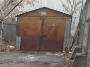 Машину угнали из гаража.
