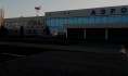 В аэропорту экстренно приземлился самолет.
