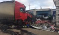 Грузовик влетел в четыре машины.