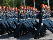 Курсанты института МЧС.