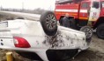 Автомобиль опрокинулся.