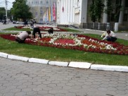 Центральные улицы города благоустраивают.