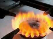 Предполагают, что семья погибла из-за отравления газом.