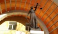 Суд приговорил мужчин к 17 и 18 годам колонии.