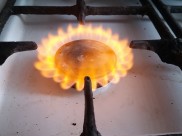 Двое человек погибли из-за отравления угарным газом.