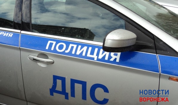 Полиция выясняет обстоятельства ДТП.