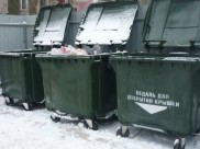 Обновленная площадка с евроконтейнерами.