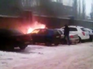 Сгорели два автомобиля.