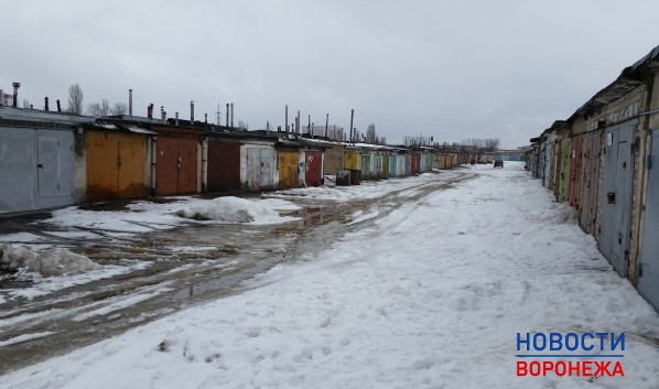 Авто разобрали на территории гаражного кооператива.