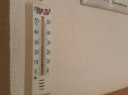 Нередко в учебных классах воздух прогревают до 30 градусов.