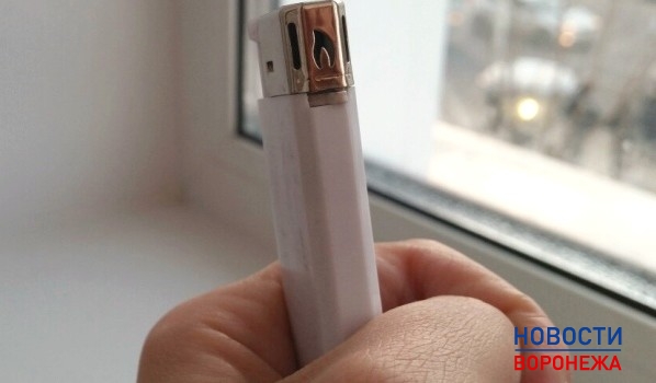 Грабитель угрожал девушке зажигалкой.