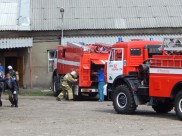 Пластиковые рамы сгорели на площади в 20 квадратных метров.