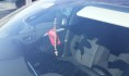 Прохожие едва не укатили чужое авто.