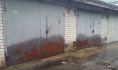 Части легковушки хранили в гараже.
