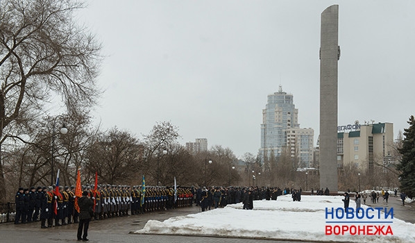 Церемония прошла на площади Ленина.