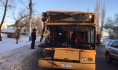 Маршрутный автобус попал в ДТП.