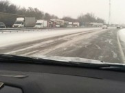 Пробка растянулась на несколько километров.
