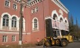 Около Дома офицеров высадят новые деревья.