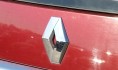 Угонщик Renault спровоцировал ДТП.