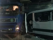 В Новоусманском районе столкнулись грузовик и микроавтобус.