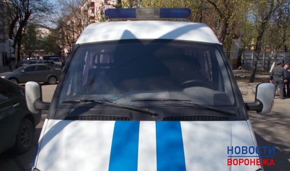 Полицейские задержали подозреваемого.